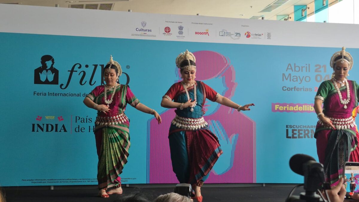 Agrupación de danza india Anjali.