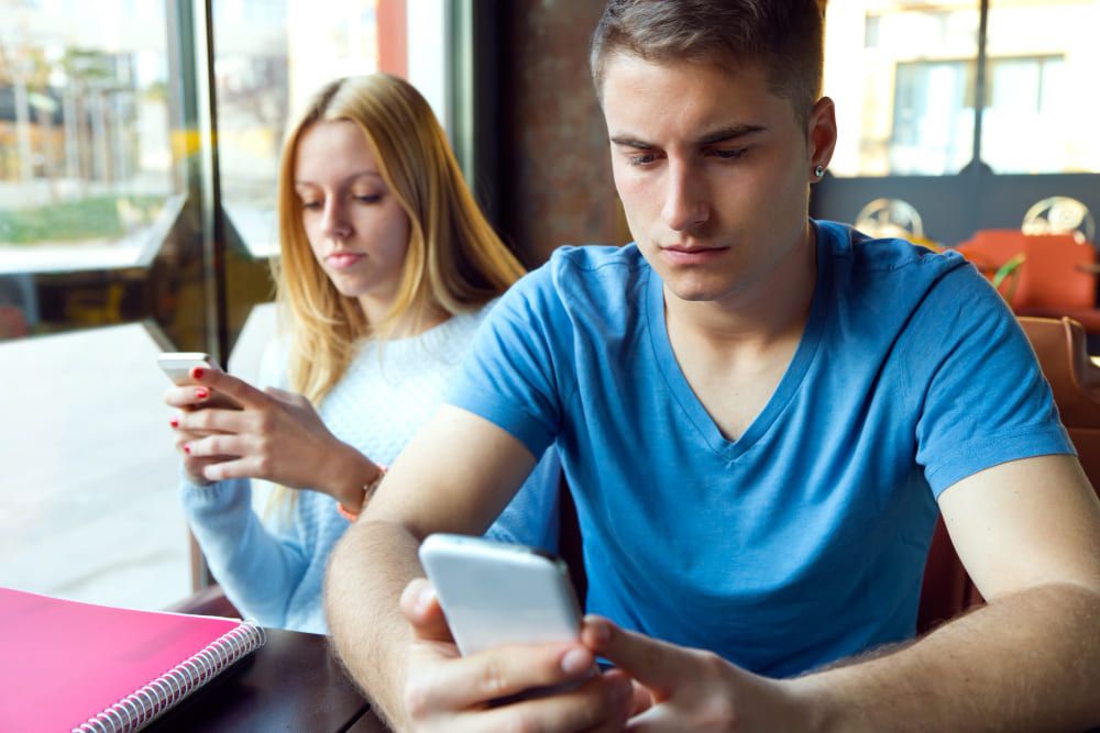 papel redes sociales fomo 6ad41636dd